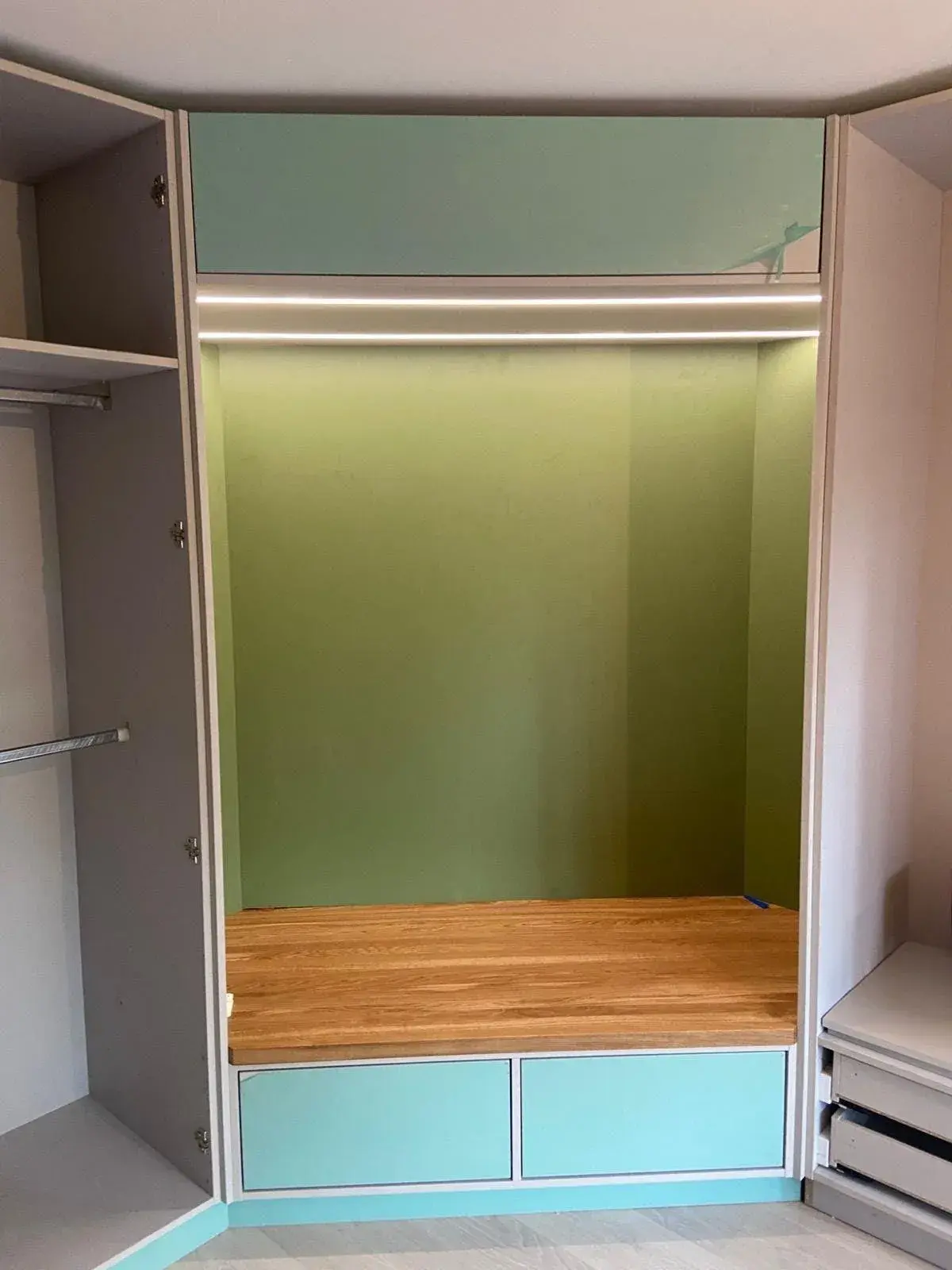 Ankleidezimmer Kleiderschrank