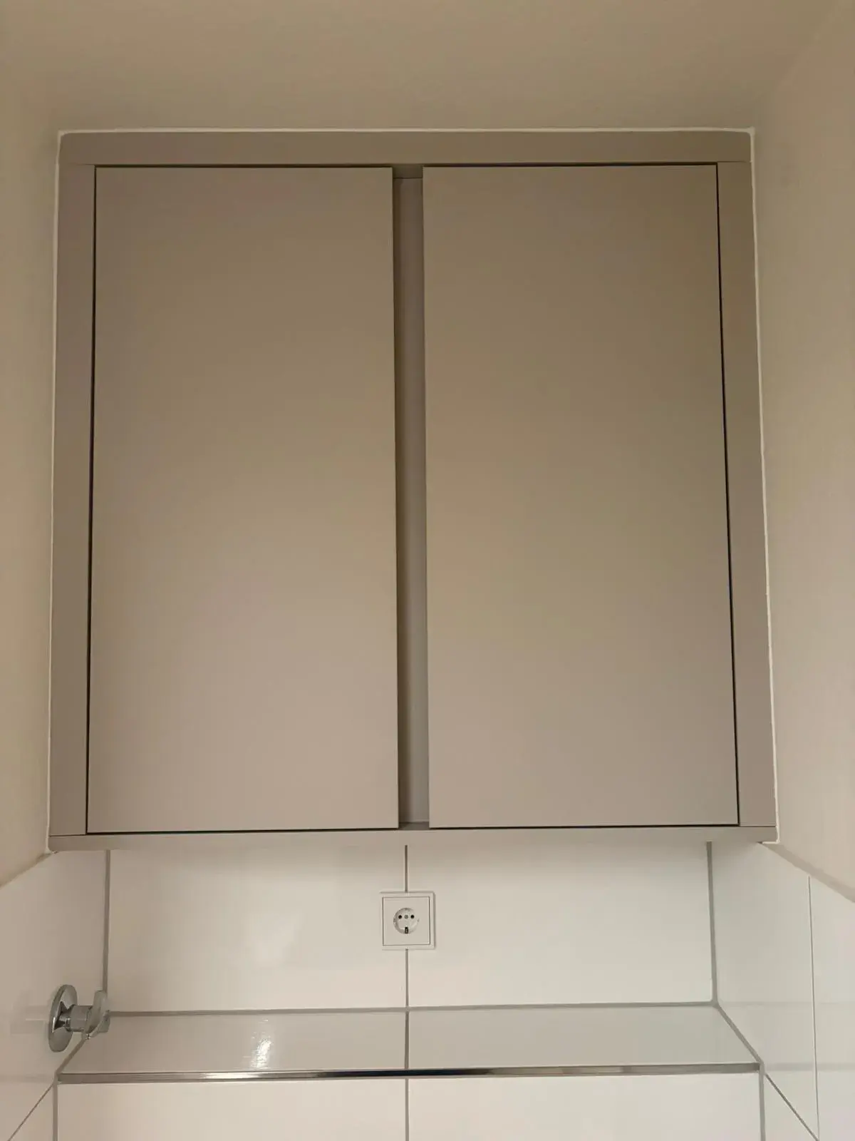 Einbauschrank verdeckte Therme Badezimmer